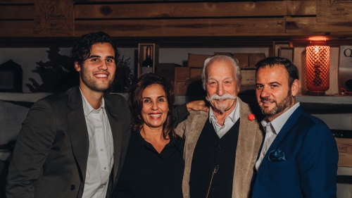 La familia Vino Santi